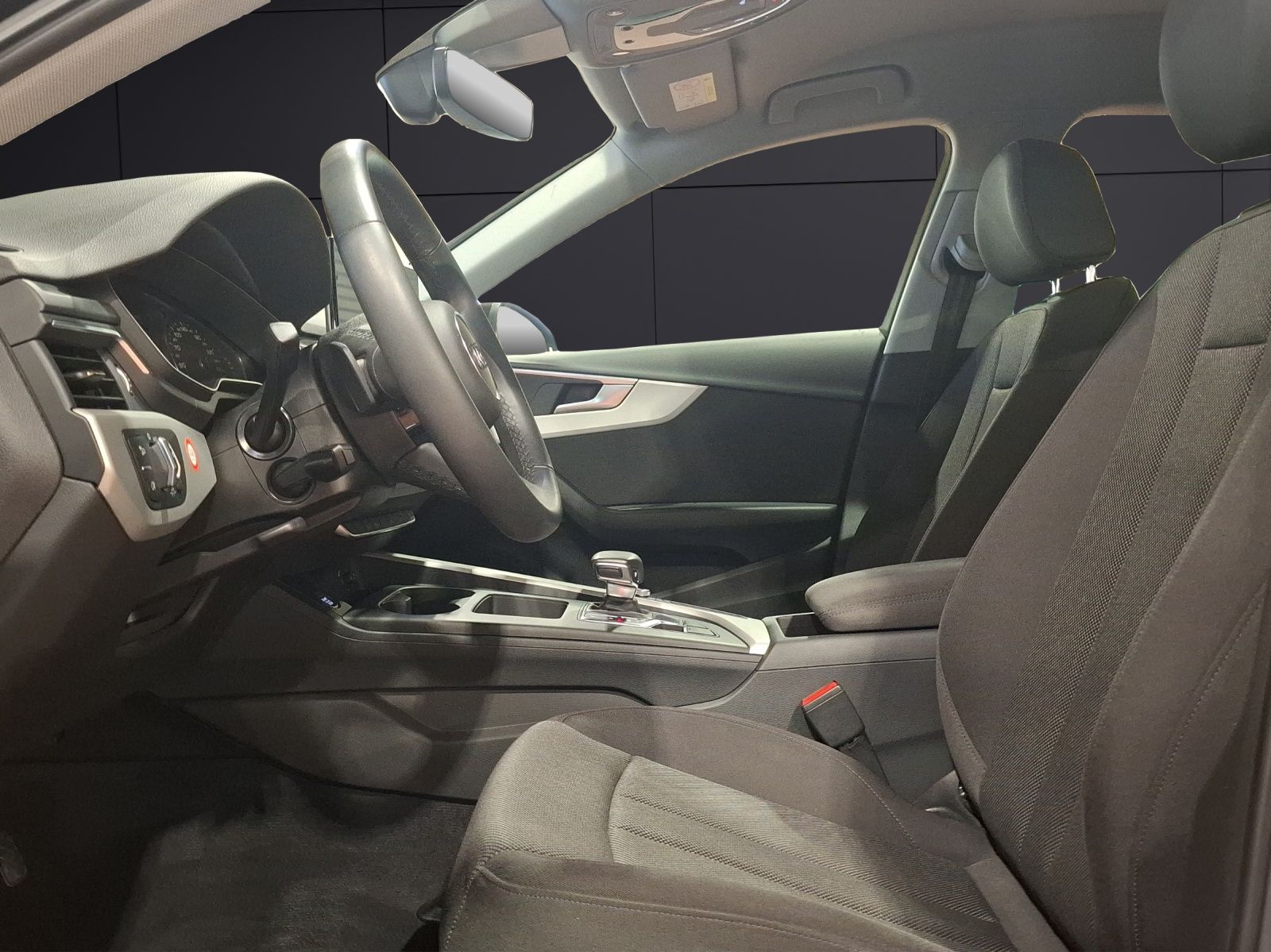 Fahrzeugabbildung Audi A4 Avant 35 TFSI advanced S-tronic GRA Navi