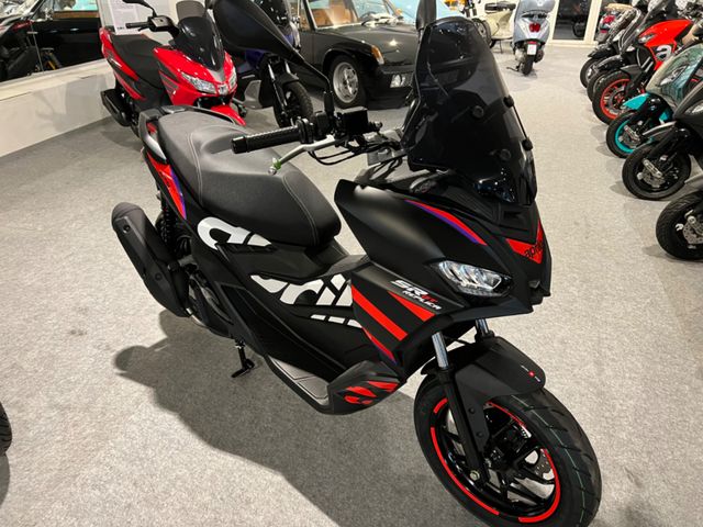 Aprilia SR GT Replica 125 ABS nur 501 Km gelaufen