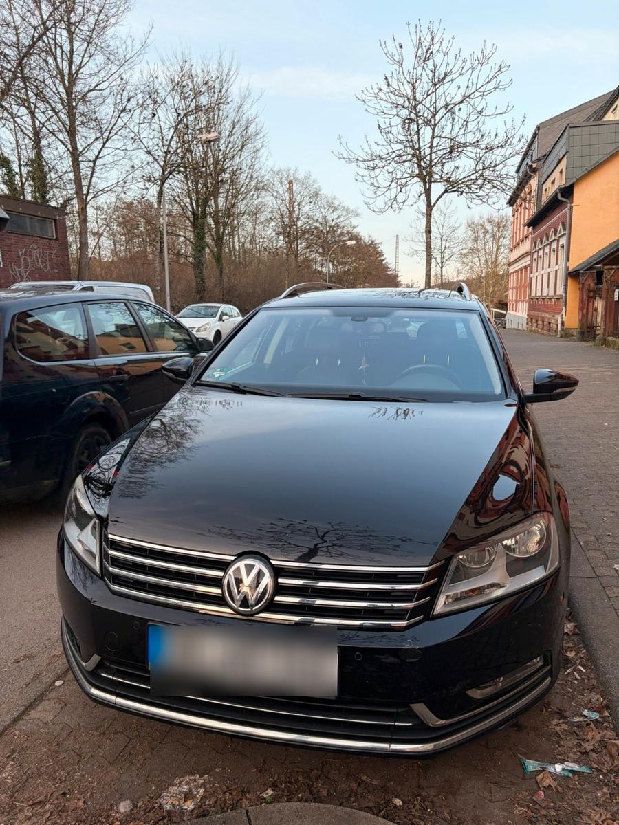 Volkswagen Passat 2010 — вигляд ззаду