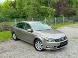 Volkswagen Passat Lim. Aut. NUR70tkm|KLIMA*TEMP*PDC*AHK* - VW Passat Gebrauchtwagen in Hamm