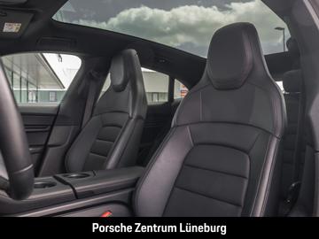 صورة 5 لـ 2022 Porsche TAYCAN