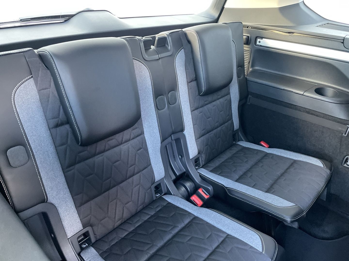 Touran ENERGY 1.5TSI DSG AHK/Kamera/ACC/Navi/LED