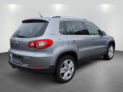 Fahrzeugabbildung Volkswagen Tiguan Team AHK Ambiente-Paket GRA SHZ PDC