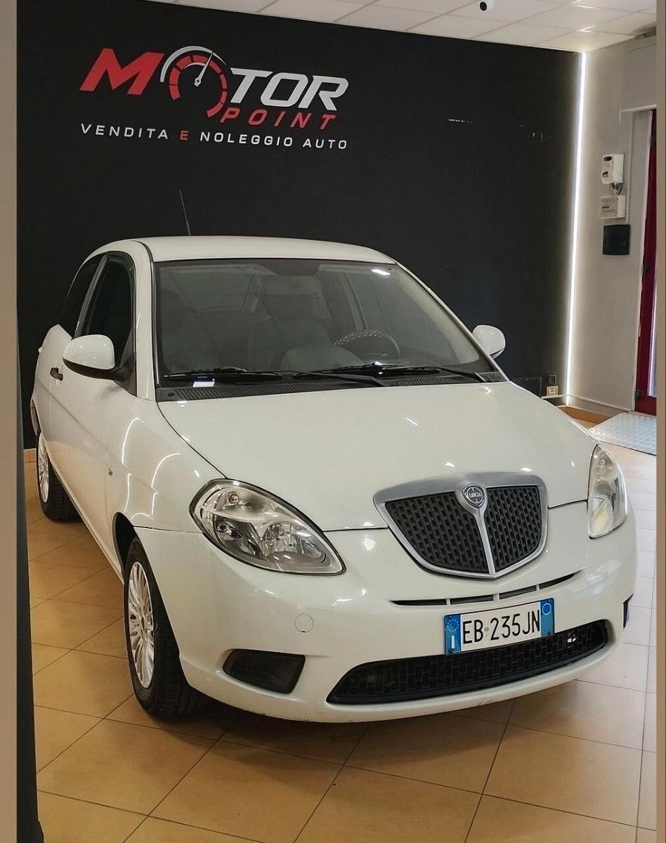 Lancia Ypsilon