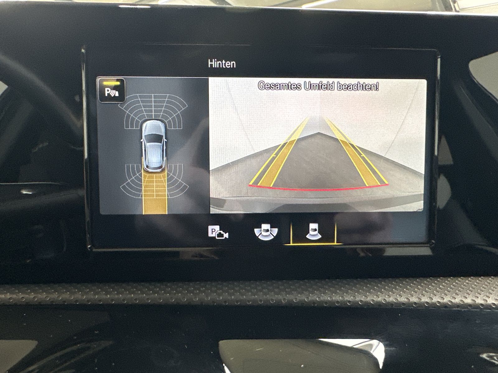 Fahrzeugabbildung Mercedes-Benz A 200 AMG Line NAV+LED+KAMERA+PANORAMA+WIDESCREE