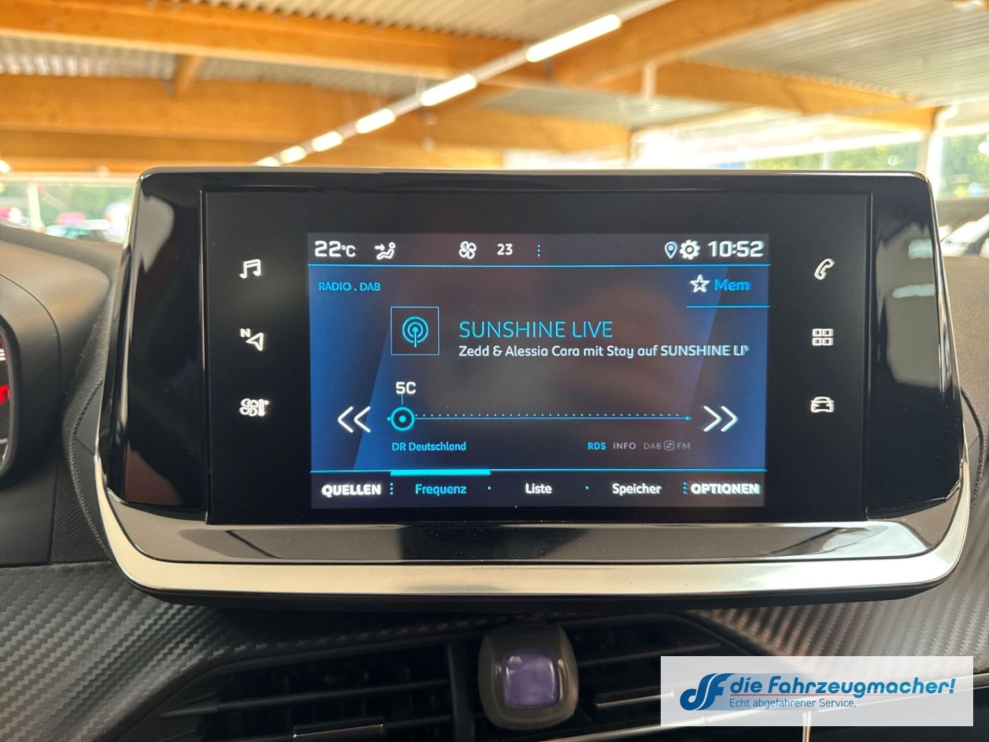 Fahrzeugabbildung Peugeot 2008 Active Pack 1.2 PureTech 130 LED Apple CarP