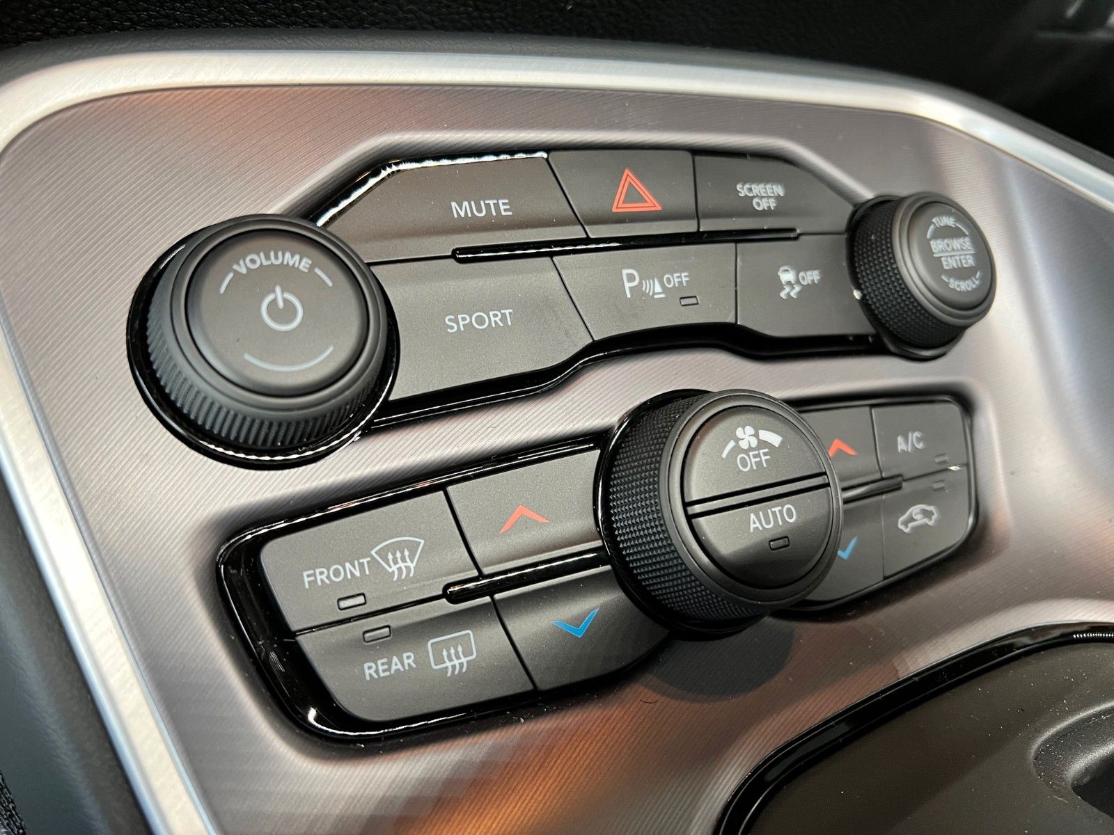 Fahrzeugabbildung Dodge Challenger SXT V6 Navi Carplay 1.Hand Unfallfrei