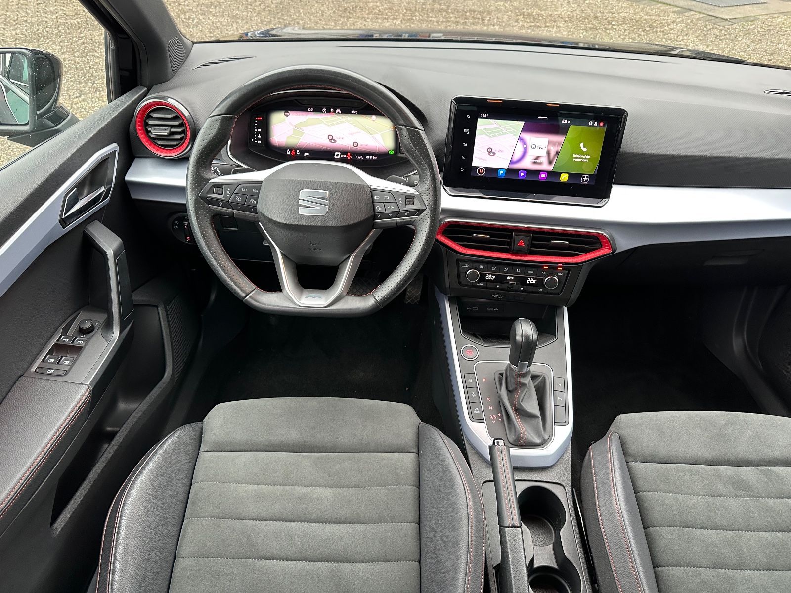 Fahrzeugabbildung SEAT Arona FR 1.5 TSI DSG Navi/LED/ACC/Dinamica