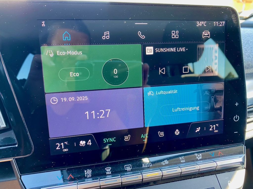 Fahrzeugabbildung Renault Megane E-TECH EV40 AAC SHZ CARPLAY LED KAMERA