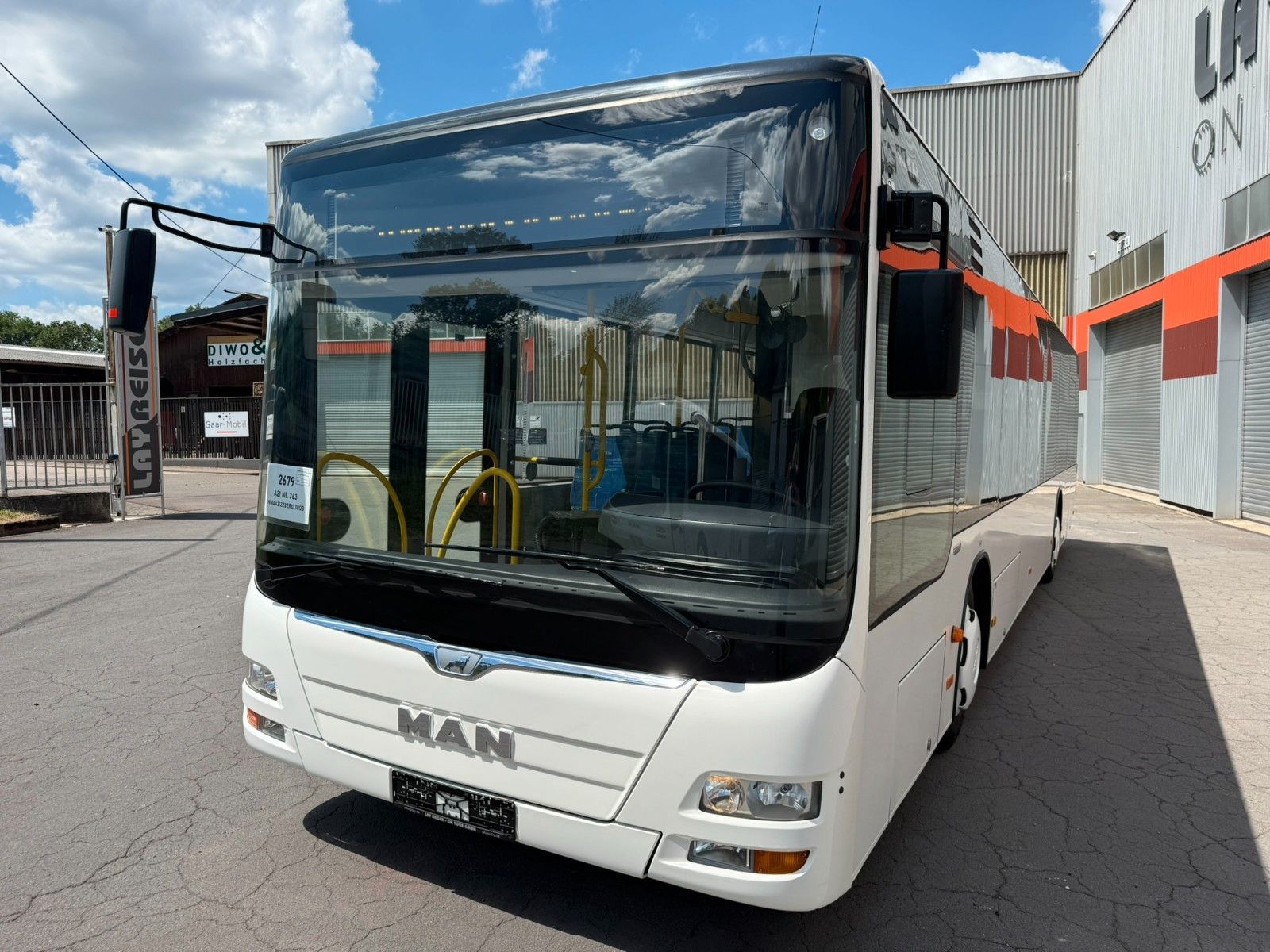 MAN  2014 - Image 3 of 34