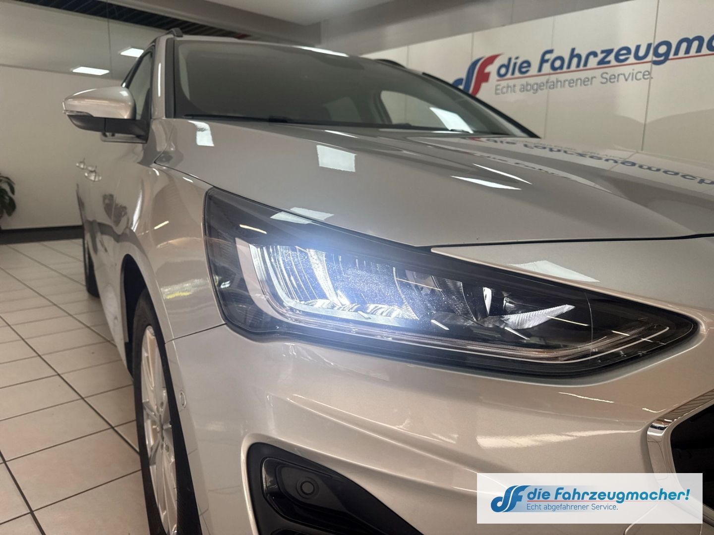 Fahrzeugabbildung Ford Focus Turnier Cool & Connect Navi LED Apple CarP
