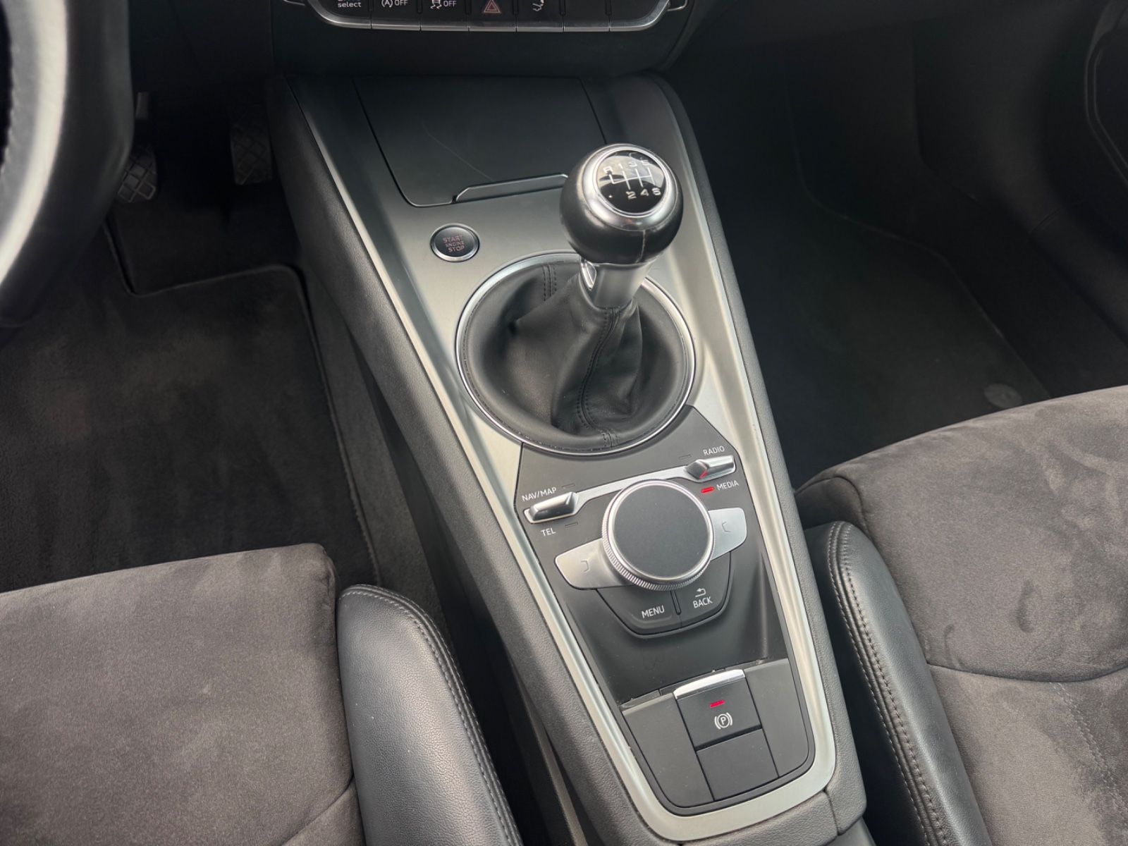 Fahrzeugabbildung Audi TT Coupe 1.8 TFSI S-Line*LED*Teilleder*Bi-Xenon