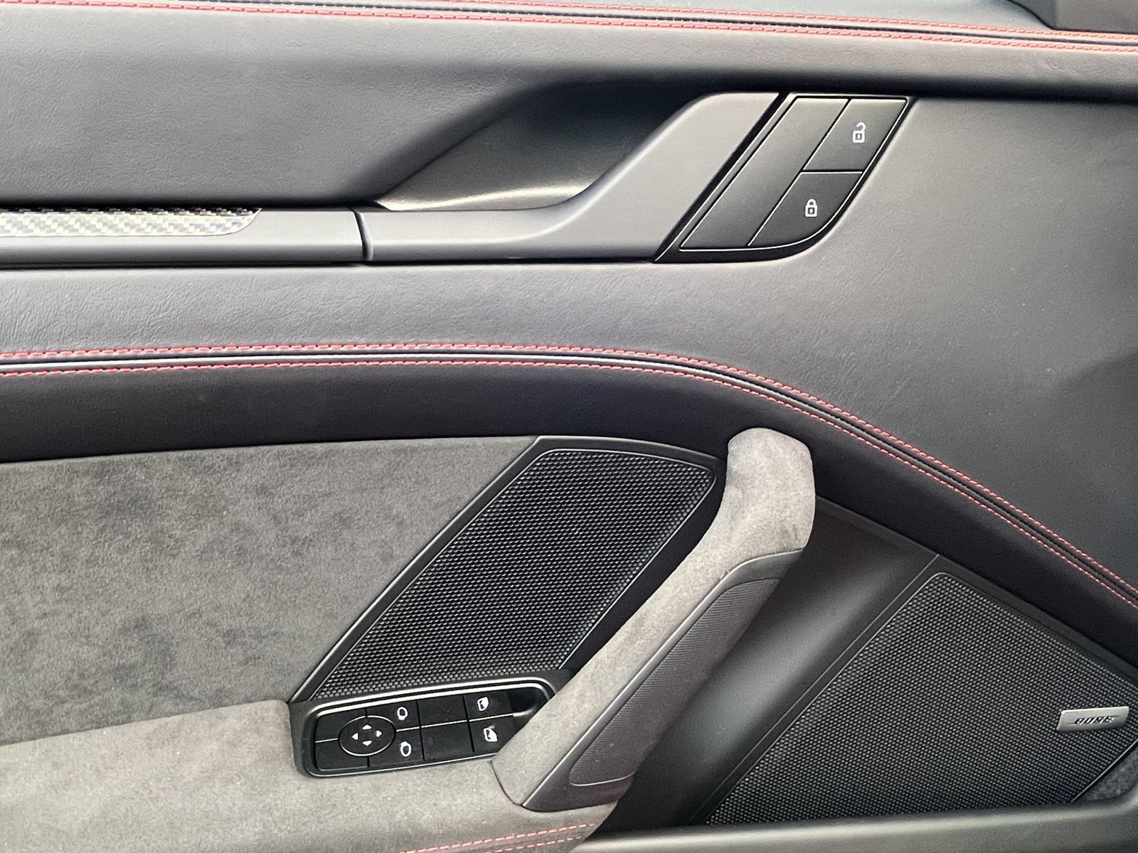 Fahrzeugabbildung Porsche 992 911 GT3*Carbon*BOSE*Lift*Kamera*Matrix-LED*