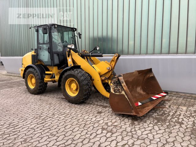 CAT 908M