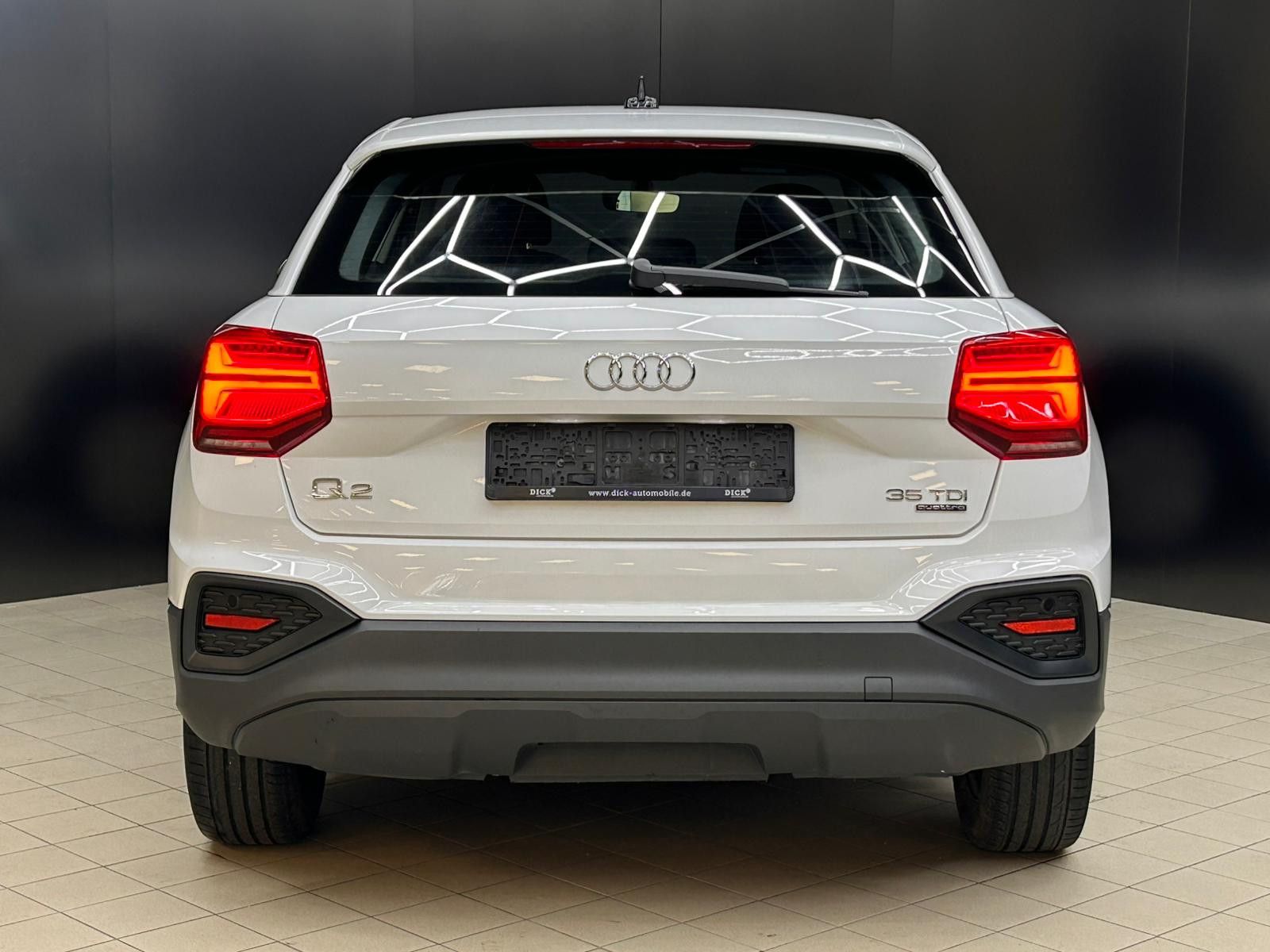 Fahrzeugabbildung Audi Q2 35d Quatt S-Tr. LED+KLIMAUT+HIFI+APS+DAB+ACC+