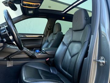 Porsche Cayenne - 10