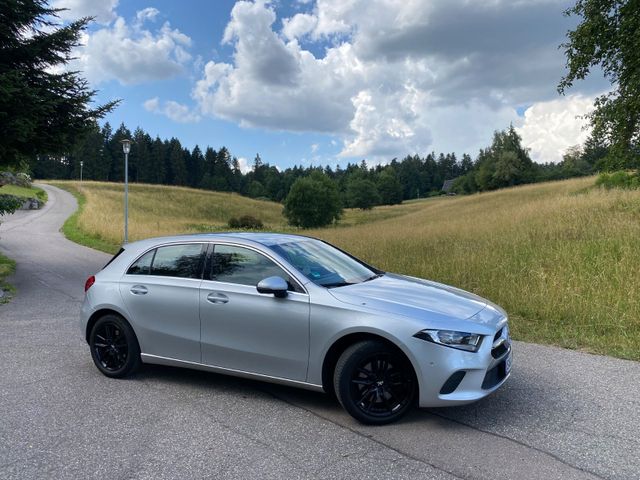 MERCEDES-BENZ Mercedes A220 Kombilimousine