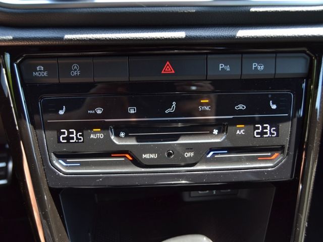 T-Roc 1.5 TSI DSG R-Line IQ.DRIVE/AHK/MATRIX/NAV