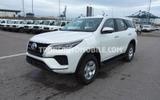 Toyota Fortuner 2.4L TD-EXPORT OUT EU - Toyota Fortuner Gebrauchtwagen