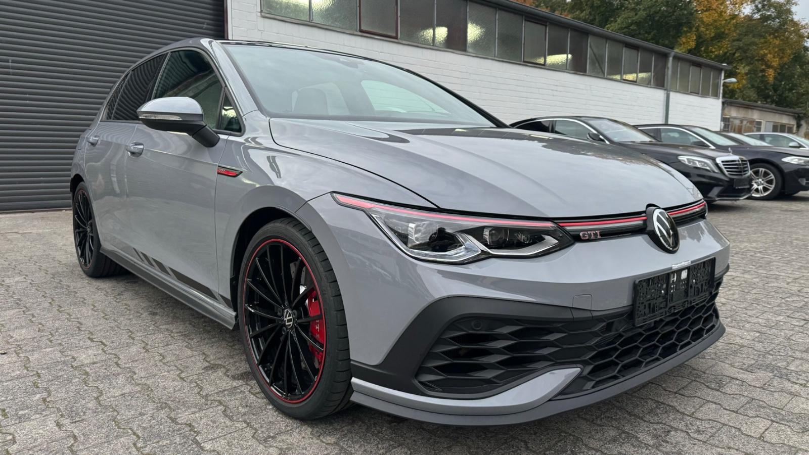 Volkswagen Golf VIII Lim. GTI Clubsport AKRAPOVIC/HUD/PANO