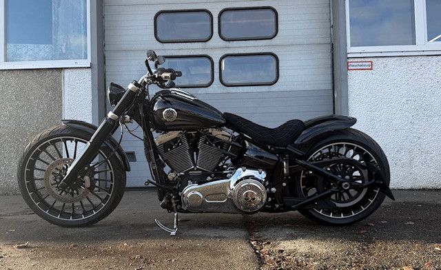 Harley-Davidson Breakout 1690 Lottermann/Jekyll&Hyde UNIKAT