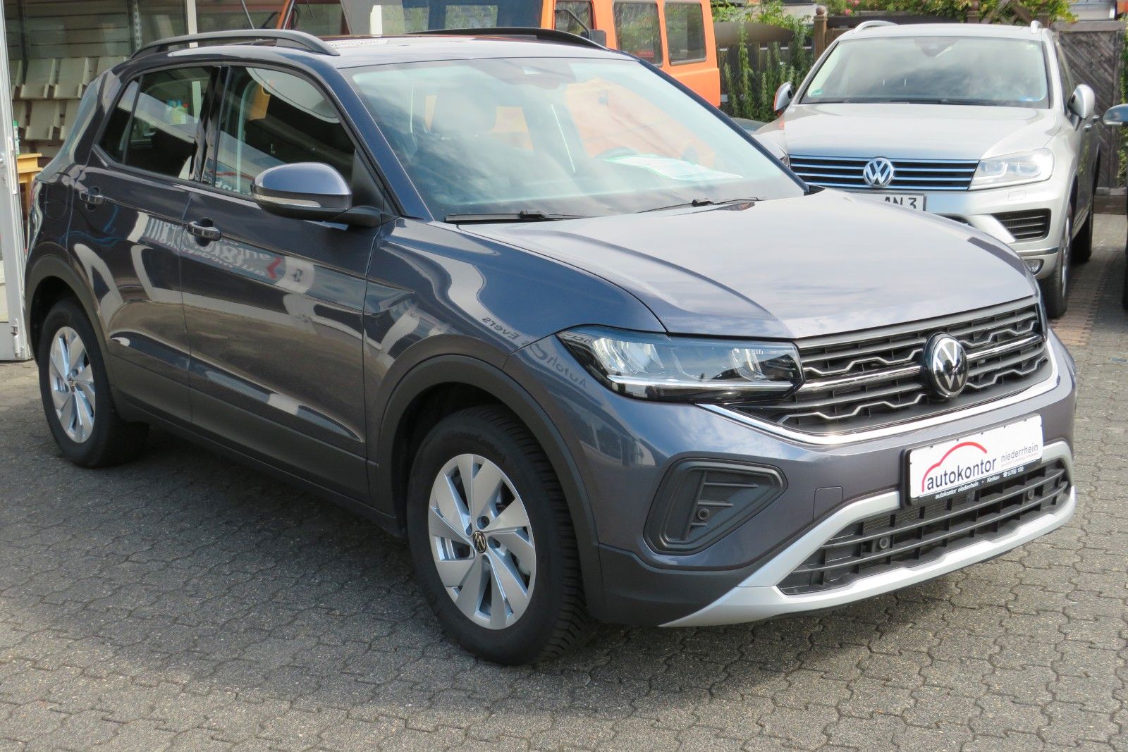 Fahrzeugabbildung Volkswagen T-Cross DSG ACC KAMERA NAVI SITZH LED APP GJ 1.H