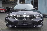 BMW 318 d Luxury Line Automatik/HuD/Pano/LED - BMW 318: Schiebedach