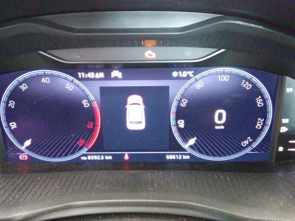 Fahrzeugabbildung SKODA Kamiq TSI Clever LED Navi VC GRA PDC SH LM