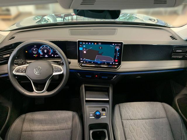 Tiguan 2.0 TDI DSG LIFE AHK+LED+ALU+NAVI+KAMERA