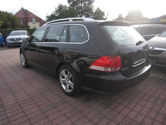 Volkswagen Golf 2009 — interior