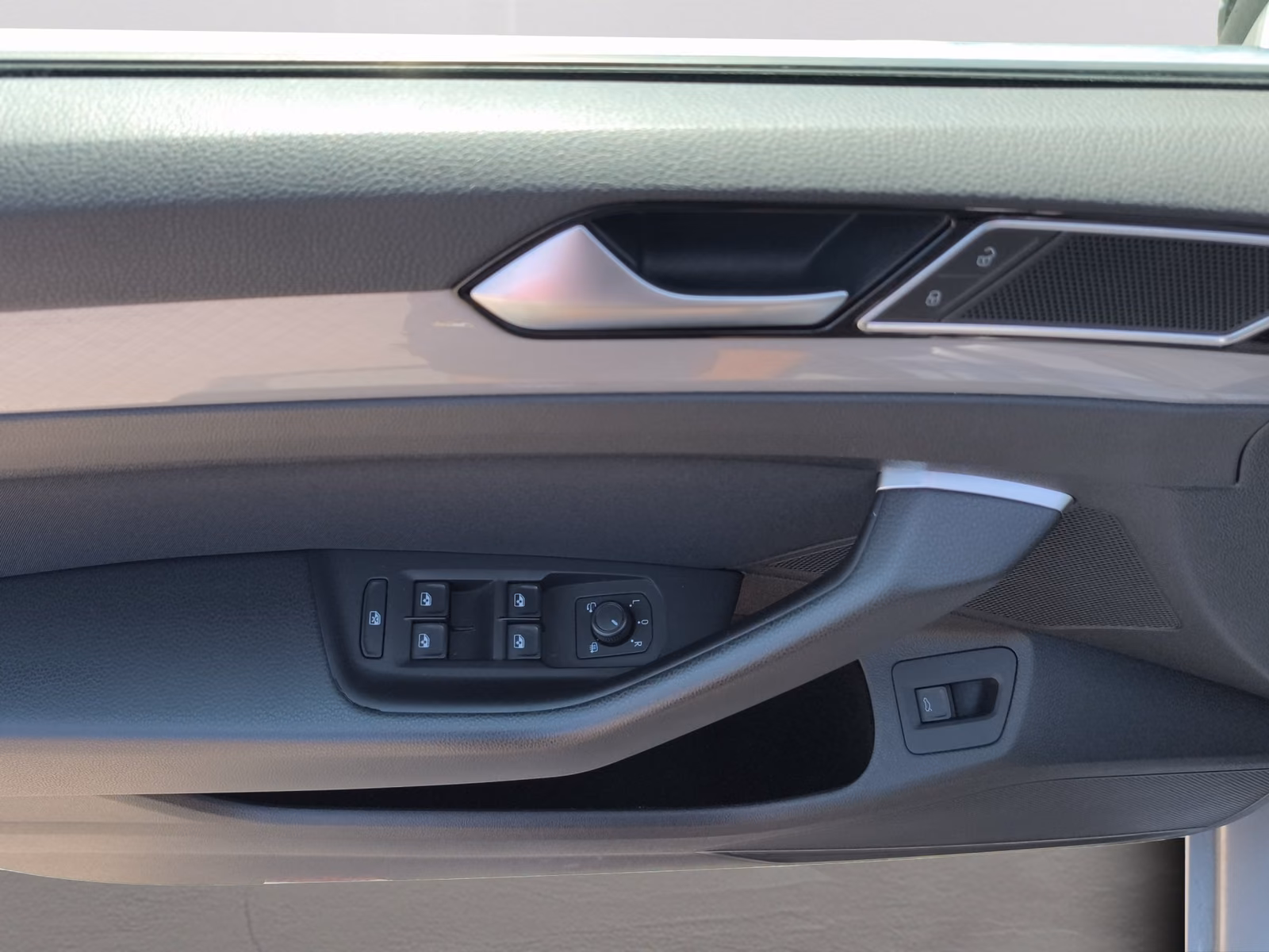 Volkswagen Passat 1.5 TSI DSG Business LED NAVI AHK, миниатюра 11