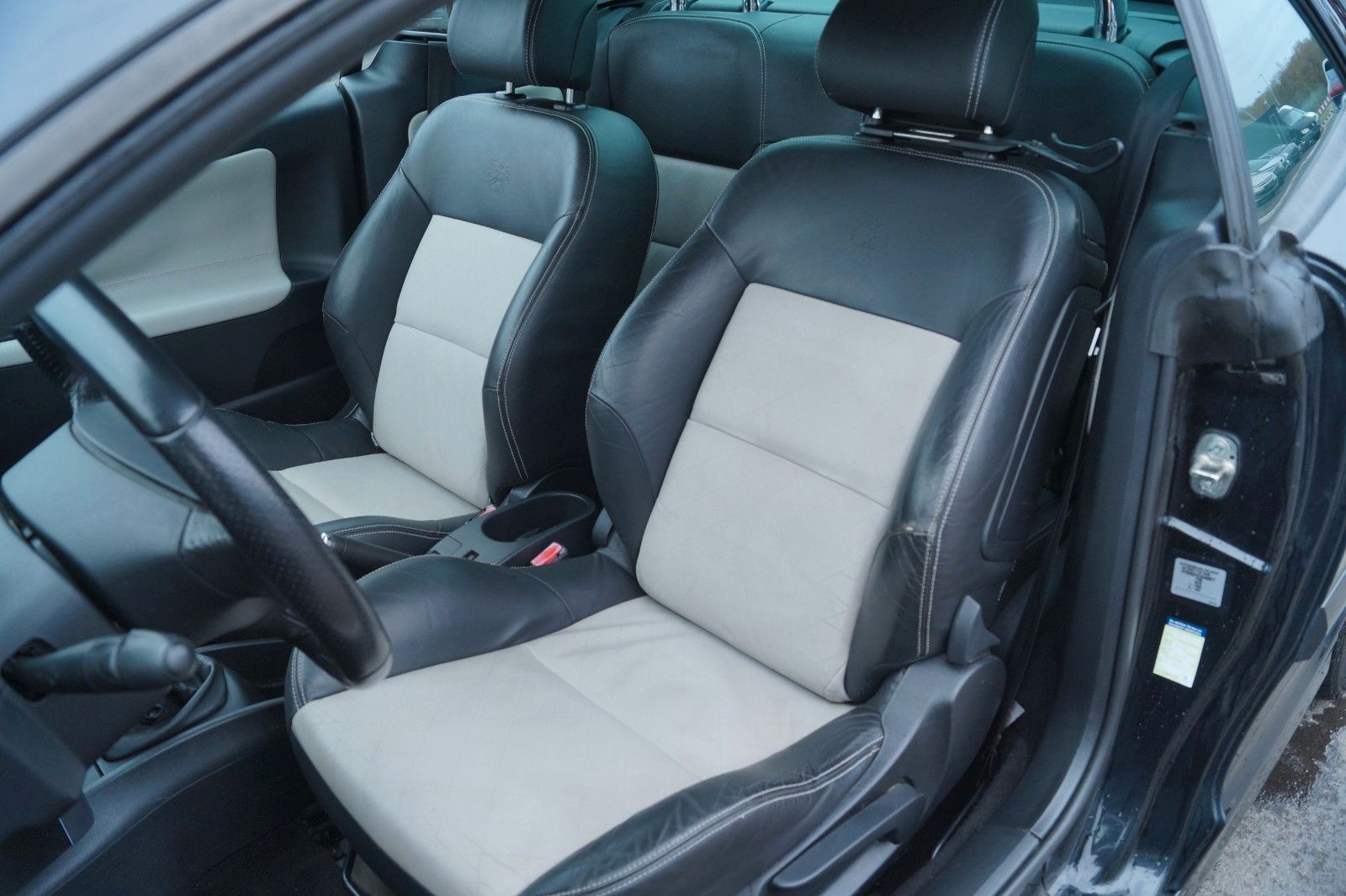 Fahrzeugabbildung Peugeot 207 CC Cabrio-Coupe Roland Garros