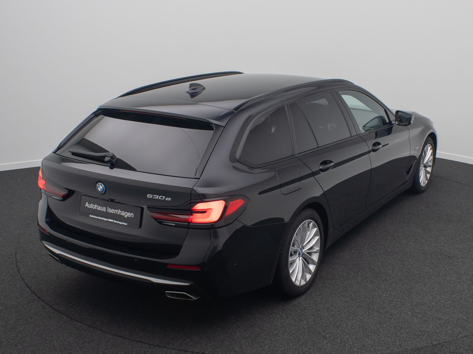 Fahrzeugabbildung BMW 530e Luxury Line HUD H/K DAB Laser Belüftung