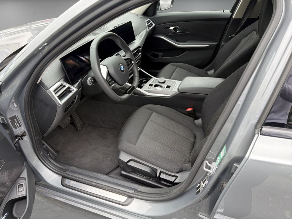BMW 318 i Touring +LED+ALLW+PARKASS+INNOPAKET+ foto 8