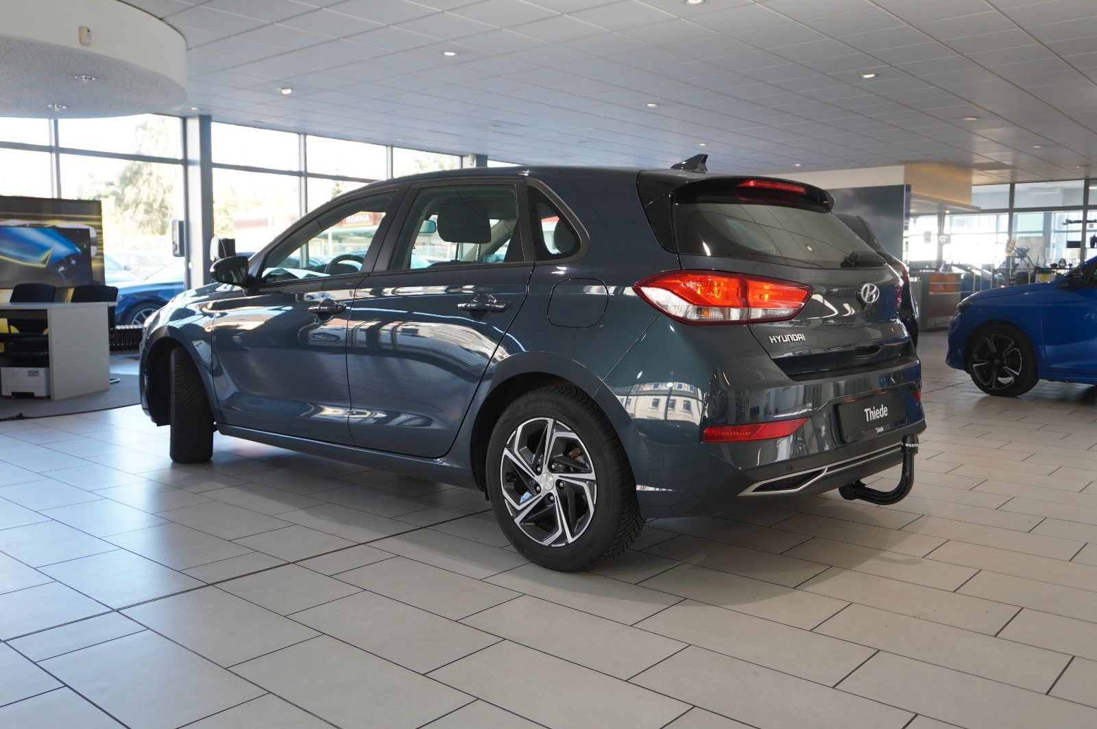 Fahrzeugabbildung Hyundai i30 1.5 T-GDI PURE NAVI/LED/KAMERA/SPORT/SH/AHK