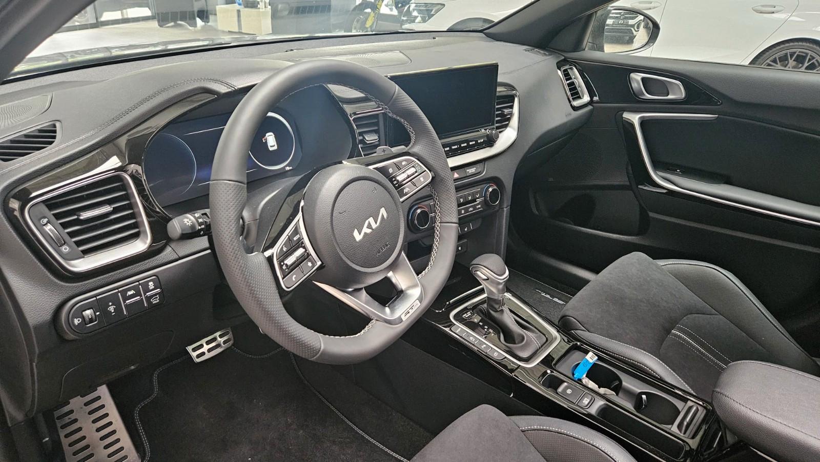 Kia CEED SW GT Line DCT Navi Pano Kamera Technologie