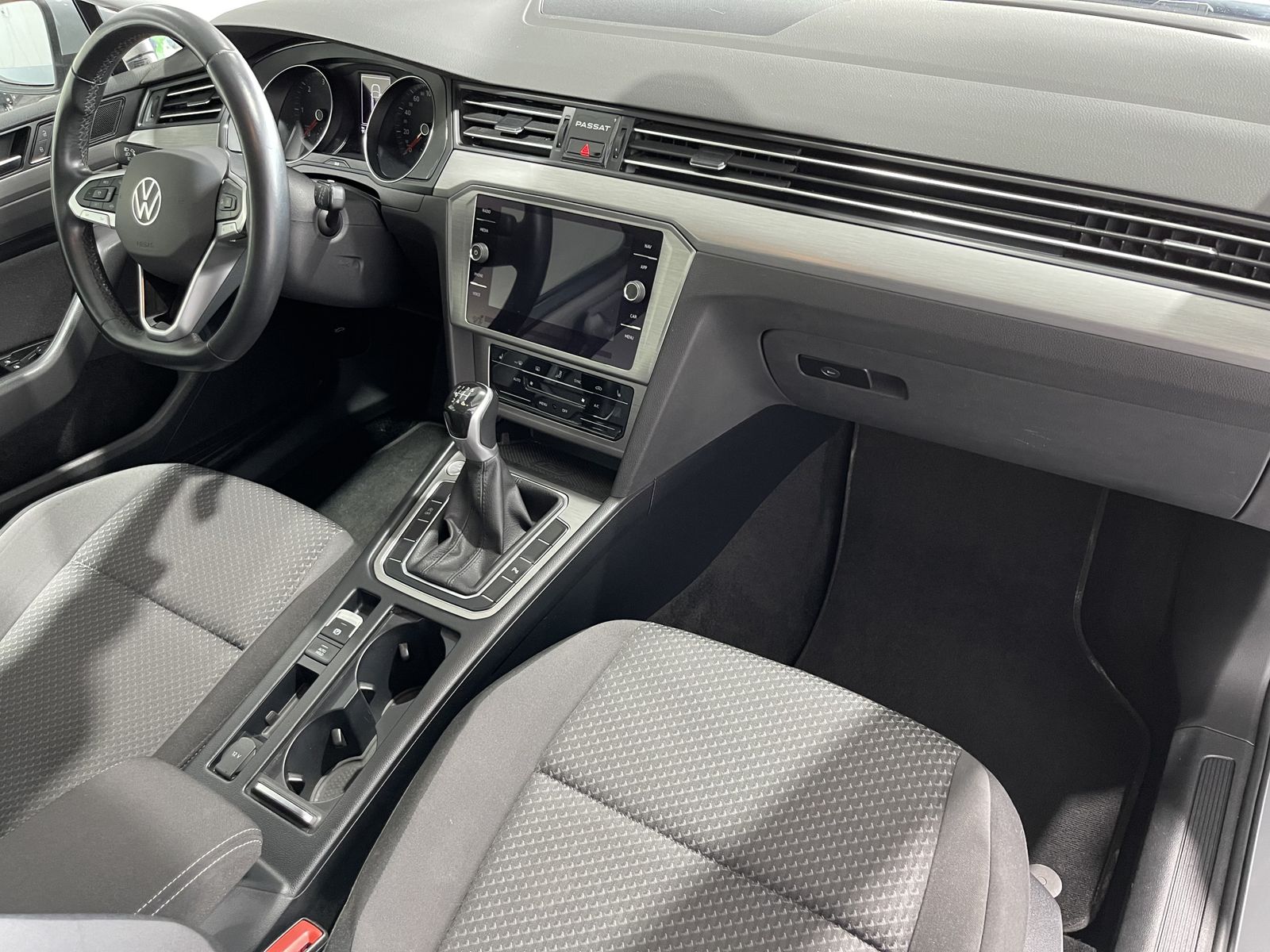 Fahrzeugabbildung Volkswagen Passat Variant 2.0 TDI*LED*AHK*Navi*ACC*Spur*