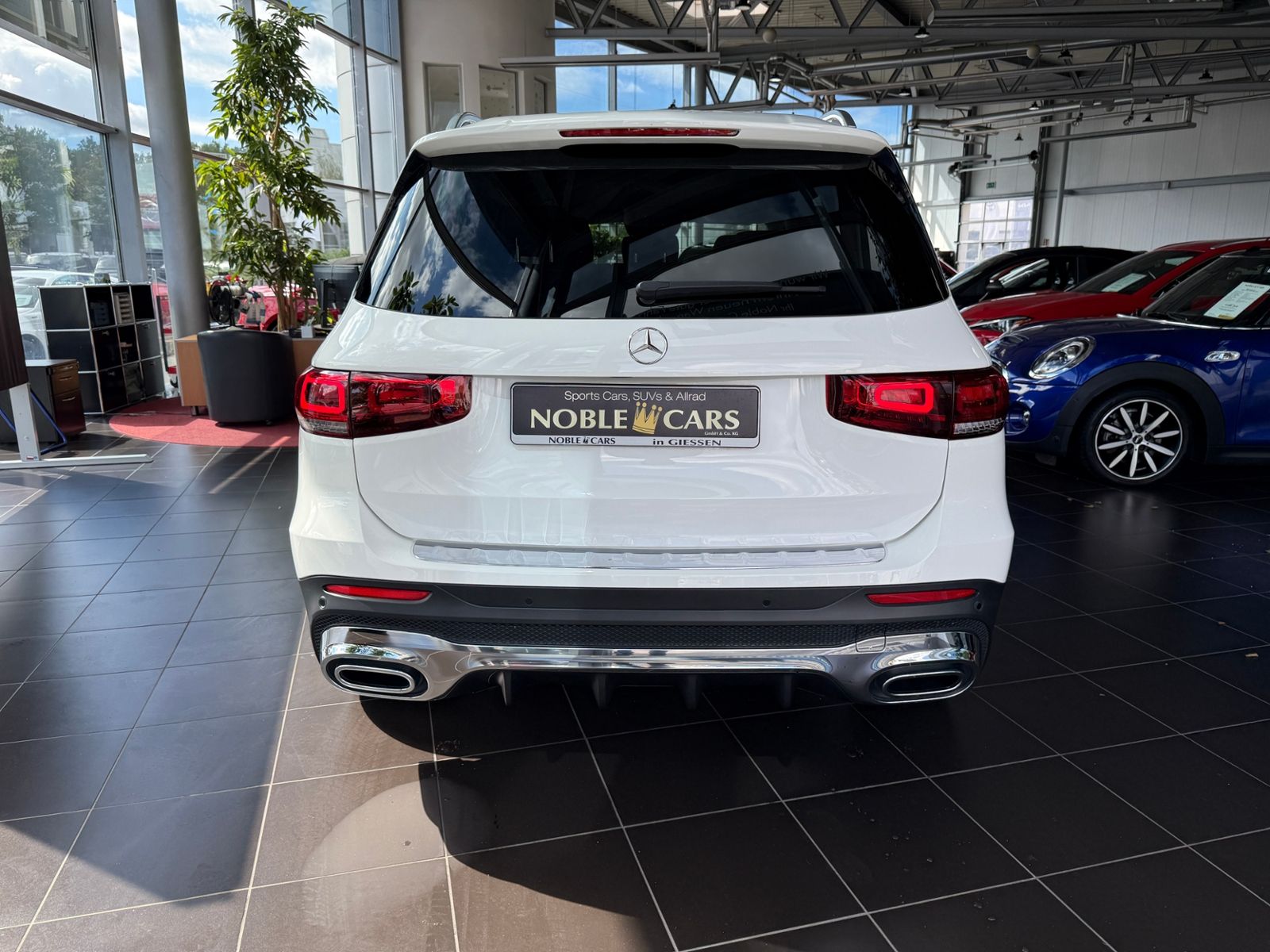 Fahrzeugabbildung Mercedes-Benz GLB 250 AMG Line LED MBUX HIGH NAV RFK 19"