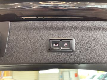 Audi Q3 *Sport*1. Hand*Klima*Navi*PDC*
