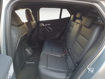 2025 BMW IX2 缩略图 16