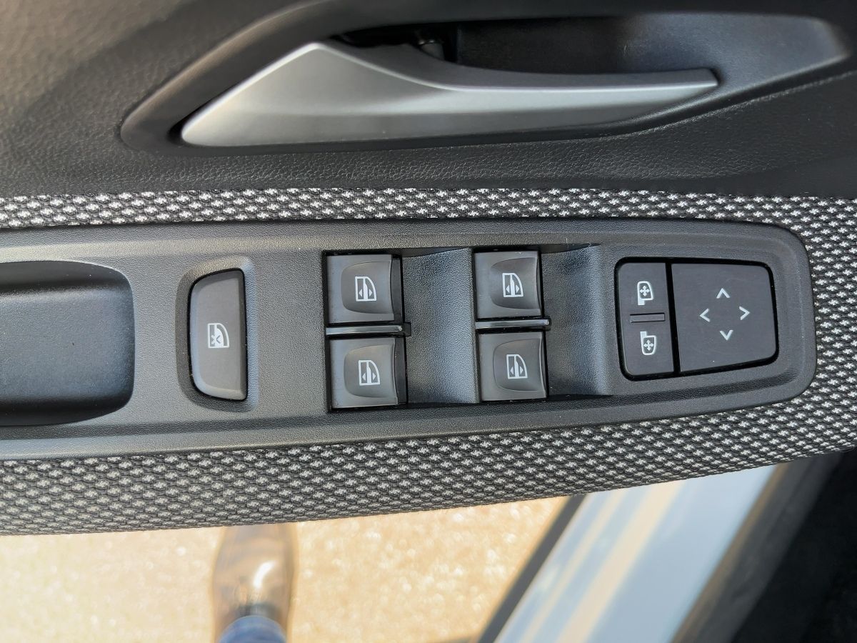 Fahrzeugabbildung Dacia Jogger Expression TCe 110 ABS Fahrerairbag ESP Z