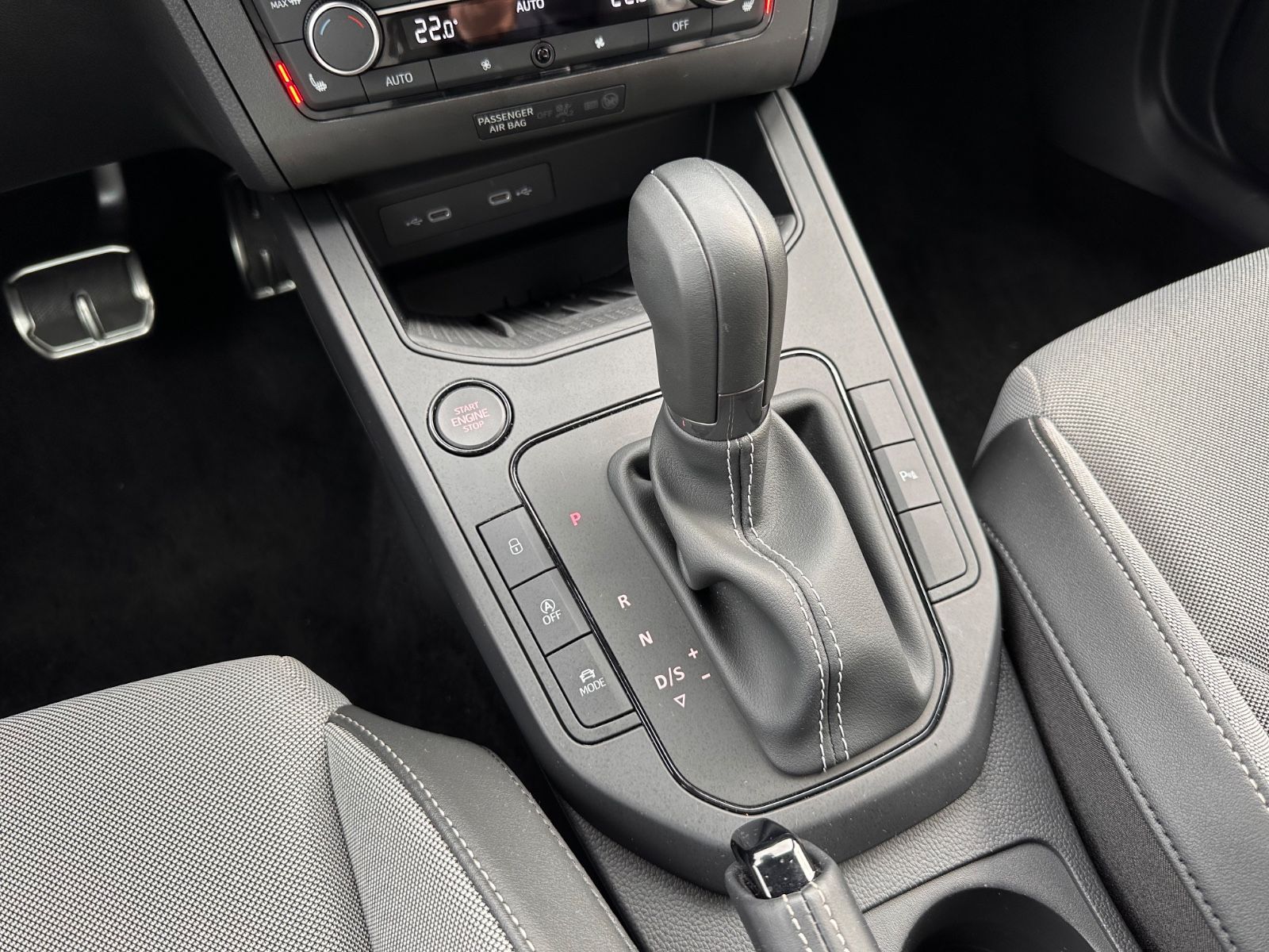 Fahrzeugabbildung SEAT Ibiza 1.0 TSI FR Black Edition DSG ACC/LED/Kamer
