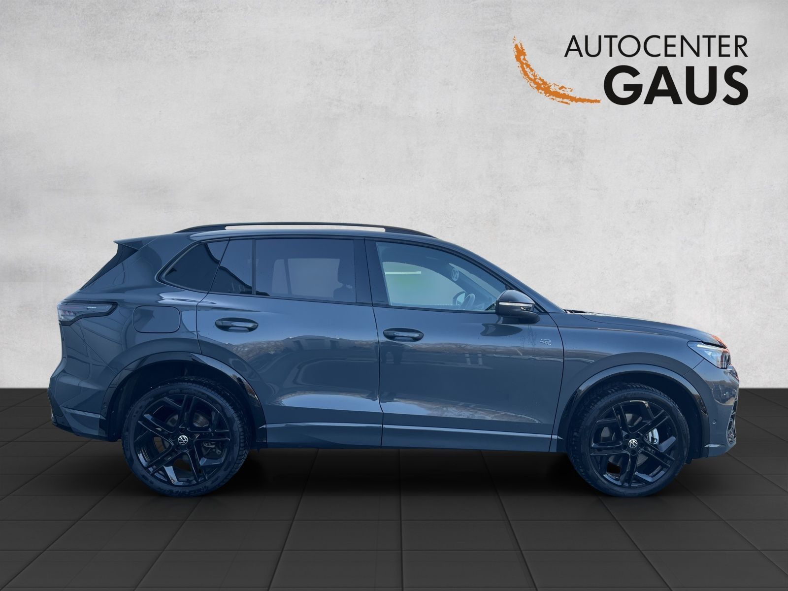Tiguan R-Line 2.0 TDI DSG 4M AHK*Navi**Pano*Blac
