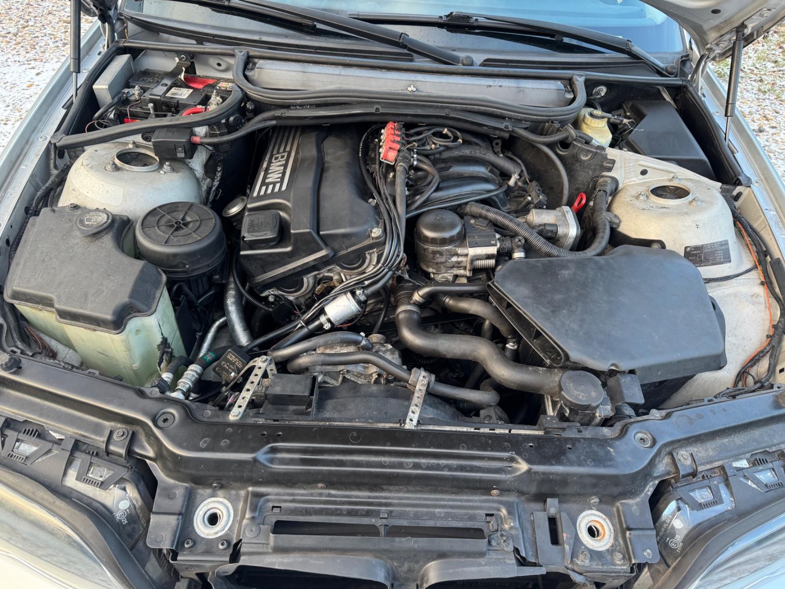 BMW 316 2004 — photo 14