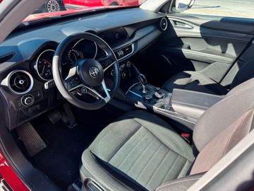 Alfa-Romeo Stelvio - 9