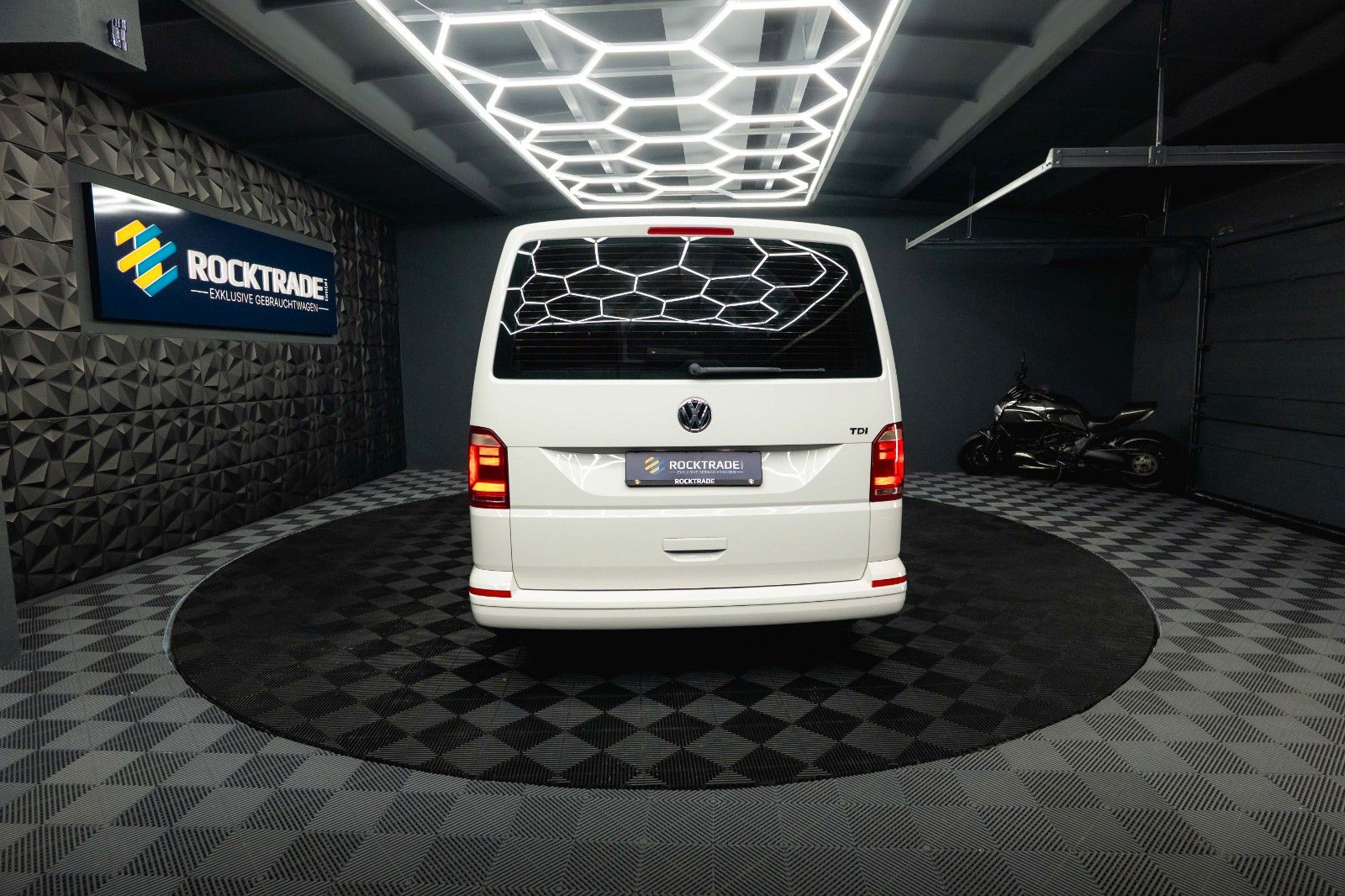 Fahrzeugabbildung Volkswagen T6 Transporter Kombi 8 Sitze *Klima*TÜV Neu*