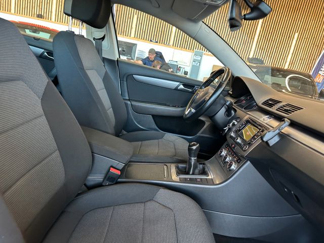 MYAUTOCENTER – Gebraucht- und Jahreswagen mit Werkstattservice in Pfaffenhofen Volkswagen Passat Variant Business Edition BMT *NAVI*XENON*