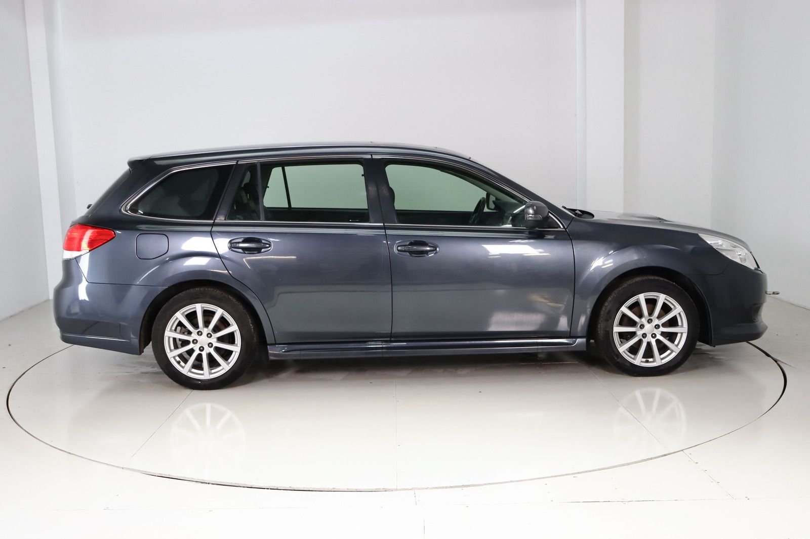Fahrzeugabbildung Subaru Legacy Kombi 2.0D Outback Comfort Navigation