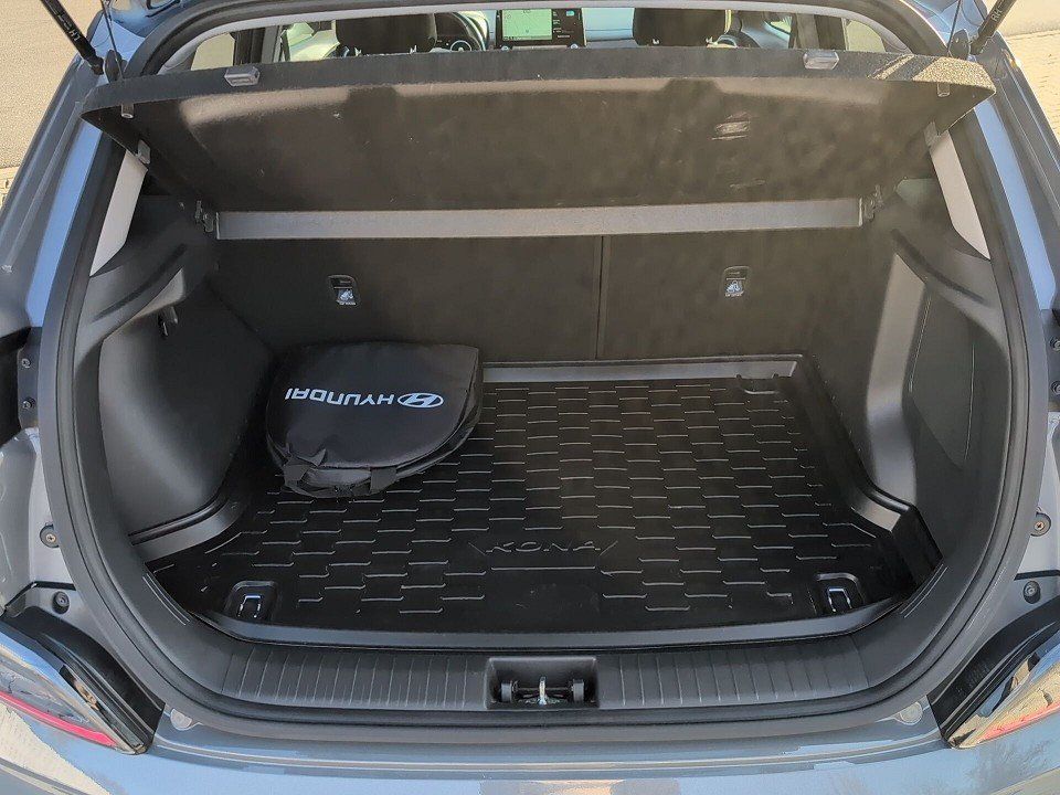 Fahrzeugabbildung Hyundai KONA EV 39kWh TREND NAV/ASS-P 1HD GARANTIE-11.29