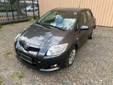 Toyota Auris 2.0 D KLIMAAUTOMATIK - Toyota Auris mit Diesel-Antrieb: 2.0
